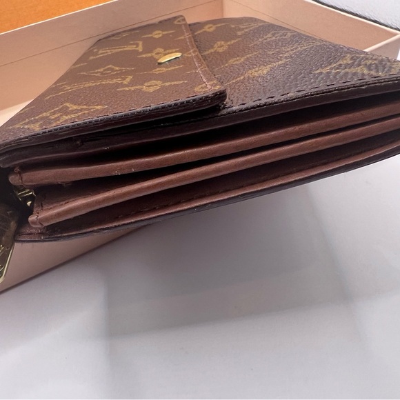 Louis Vuitton Sarah Monogram Leather Wallet - Date Code TH1927 - Picture 9 of 10